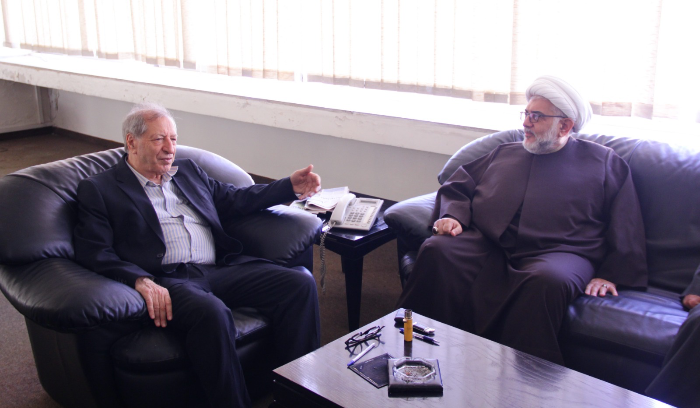 وفد "تجمّع العلماء" بحث
مع محفوظ في النهج الإعلامي