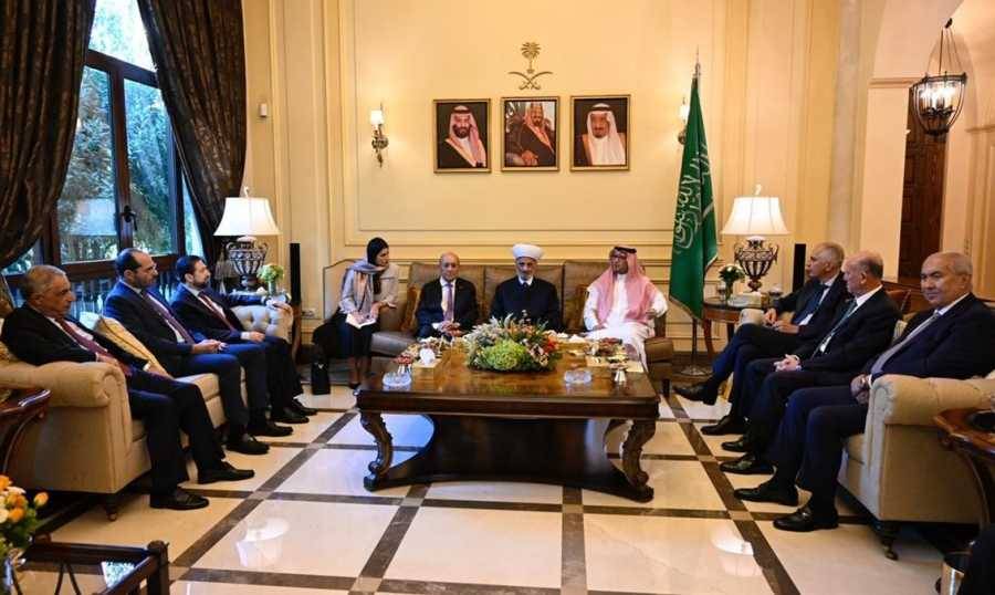 لودريان يُواصل جولته: لفتح نقاش من أجل الوصول الى مُرشح آخر
خلوة للنواب السنّة في دارة بخاري حضرها الموفد الفرنسي ودريان