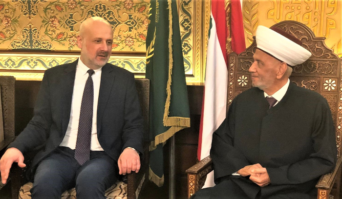 مولوي: لا خلاف شخصياً مع عثمان
وأنا أقوم بدوري وفقاً للدستور
