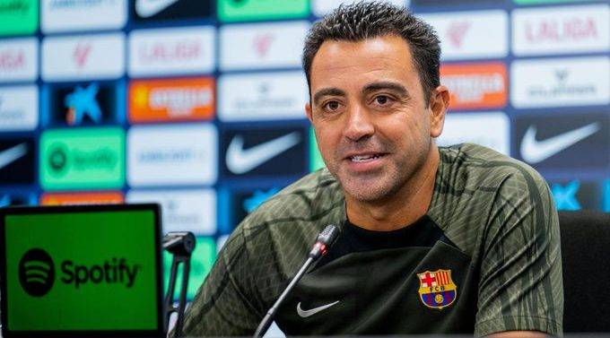 رسمياً... برشلونة يعلن تجديد عقد تشافي حتى 2025