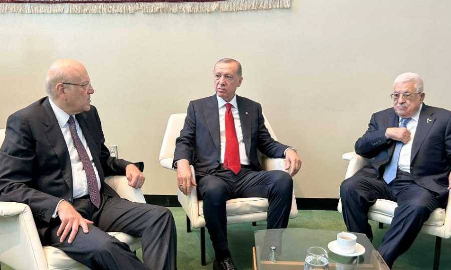 ميقاتي ألتقى أردوغان وعباس ونظيره العراقي:
لتعاطي الفلسطينيين مع لبنان وفق قوانينه