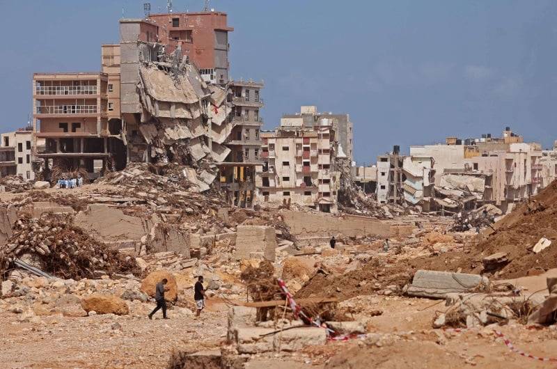 السلطات الليبية تطالب الصحفيين بمغادرة درنة.. والسبب؟