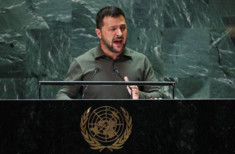 زيلينسكي: روسيا تستخدم أزمة الغذاء في السوق العالمية كسلاح للمقايضة على أراضينا