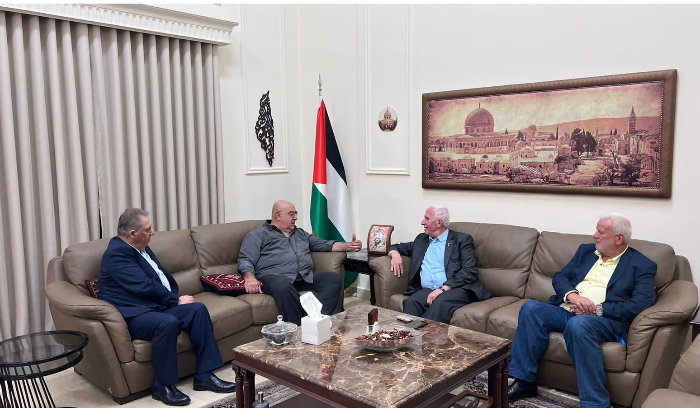 حمدان عرض أوضاع "عين الحلوة" مع الأحمد