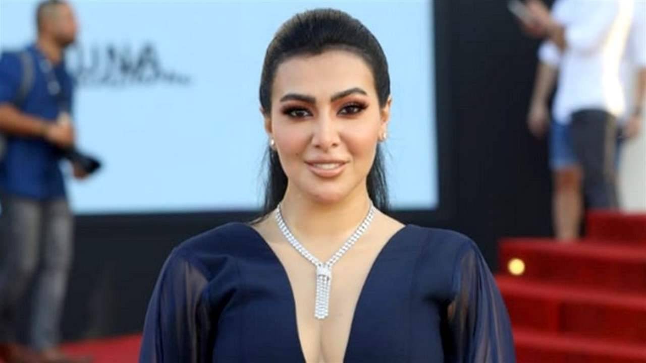 ميرهان حسين تحذر جمهورها من هذا الأمر