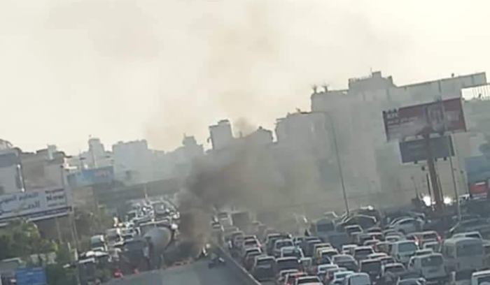 فتح أوتوستراد خلدة بعد إقفاله إحتجاجا على استمرار توقيف محتجزين