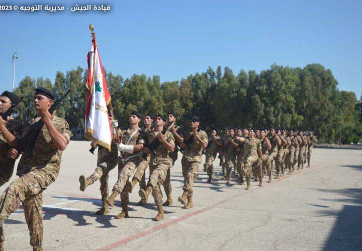 حفل تقديم جنود مُتمرّنين
ومُجنّدين مُمدّدة خدماتهم الى العلم