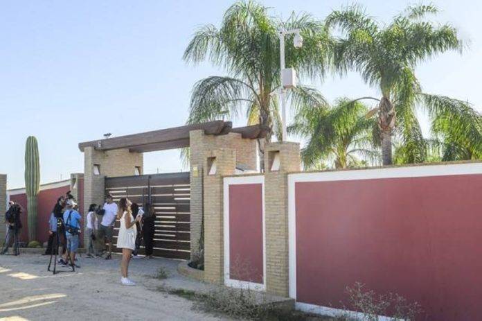 3 خطوات و4 نصائح... كيف يتعرض نجوم كرة القدم للسرقة؟