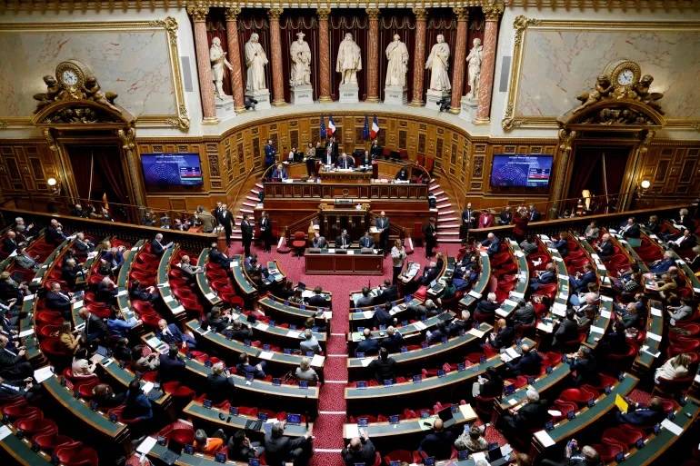 إستمرار سيطرة اليمين على مجلس الشيوخ في البرلمان الفرنسي انتكاسة لماكرون
