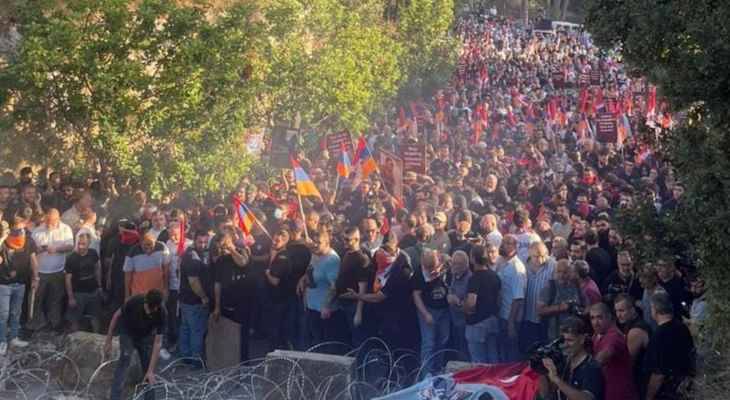 تظاهرة لـ "الطاشناق" أمام السفارة الأذربيجانيّة اعتراضاً على الإبادة بحق الأرمن