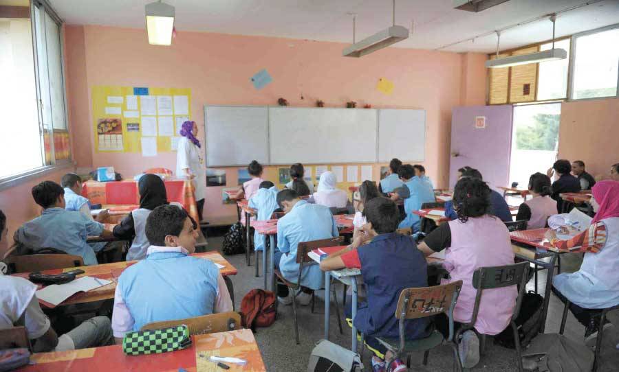 الجزائر تبدأ بالتخلي عن اللغة الفرنسية في المدارس... والإنكليزية تحتل التعليم الجامعي
