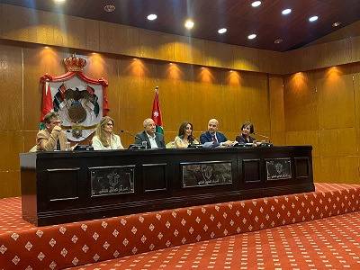حضور جماهيري بحفل إشهار رواية "تفوح ناردينا" للإعلامية رلى للسماعين