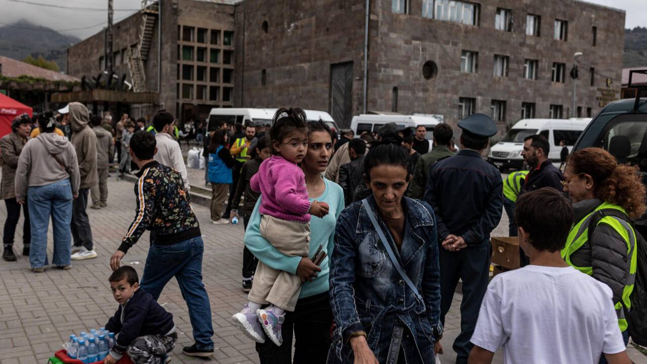 بقاء"بضع مئات" من الأرمن في كاراباخ... وزعيم الانفصاليين لن يغادر حتى انتهاء عمليات البحث والإنقاذ