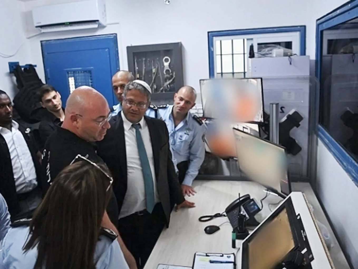 تصعيد اسرائيلي خطير... بن غفير يقود اقتحام سجن جلبوع