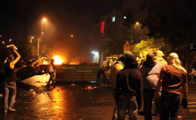 مواجهات عنيفة في حوارة بعد استشهاد شاب فلسطيني خلال اقتحام مستوطنين البلدة
