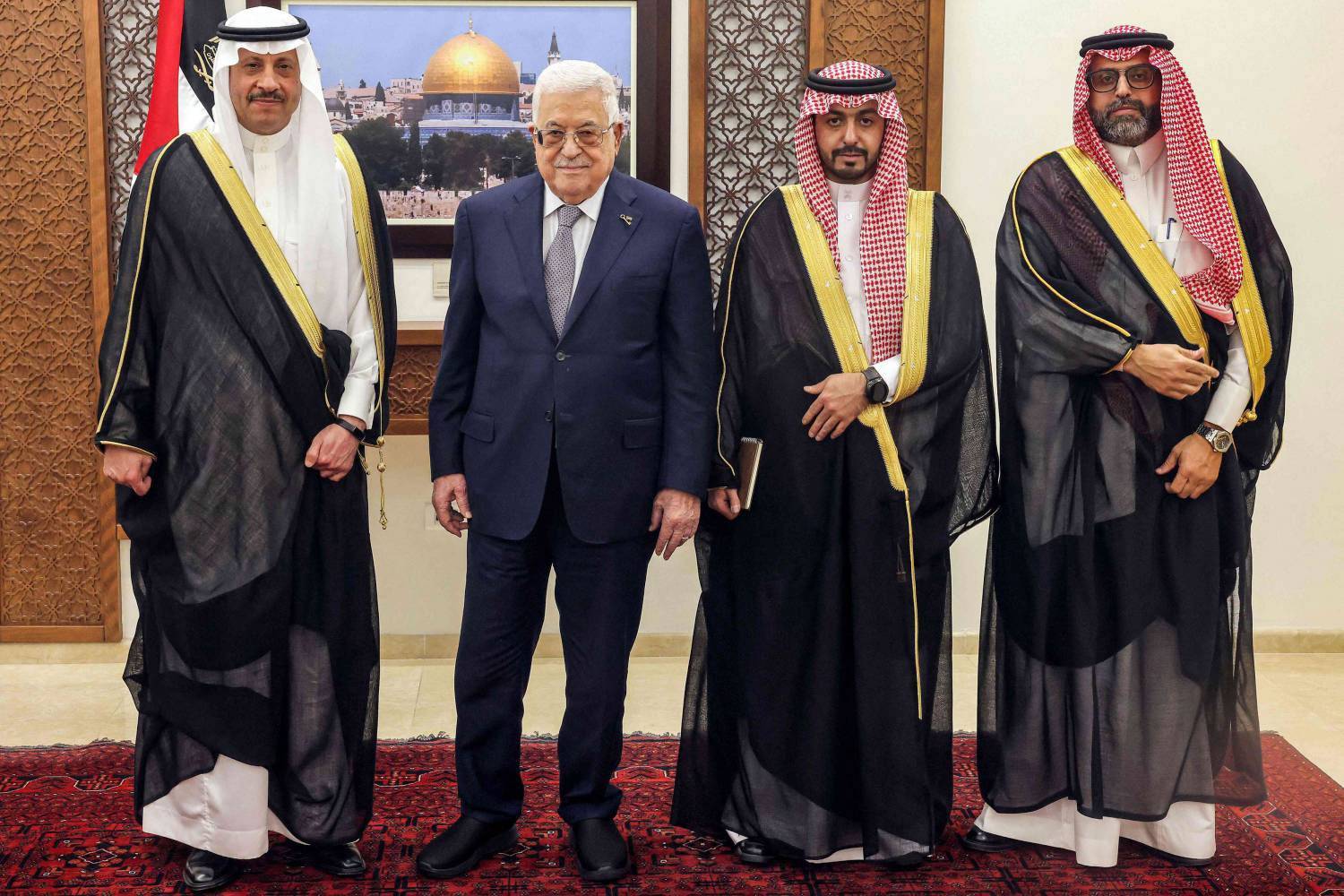 إحياء اتفاق أوسلو.. 14 مطلباً من السلطة الفلسطينية للسعودية!