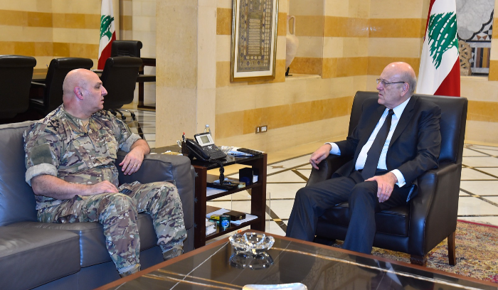 ميقاتي عرض مع قائد الجيش الأوضاع الأمنية الراهنة في الجنوب