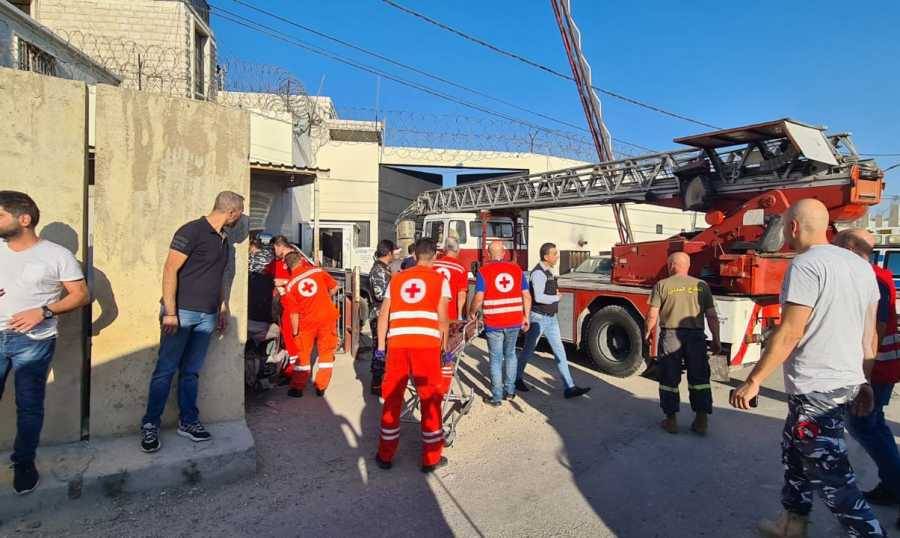 قتلى وحالات اختناق بعد تمرّد وإضرام نار في سجن زحلة ومولوي على خط المتابعة