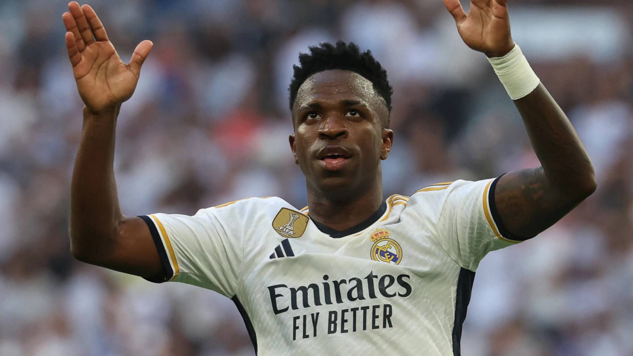 اعتراف برازيلي.. كيف تحول فينيسيوس لوكيل لاعبين في ريال مدريد؟