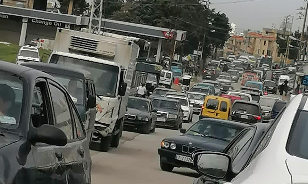 ازدحام غير مسبوق في شوارع ضبيه وعوكر القريبة من السفارة الأميركية