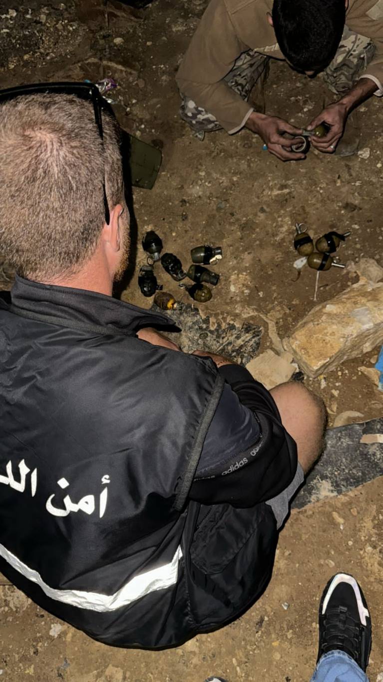 أمن الدولة أحبط محاولة اغتصاب...
والعثور على ١٢ قنبلة يدويّة