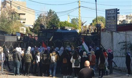بعد مُواجهات حادة... الجيش أعاد الهدوء الى مُحيط السفارة الأميركيّة