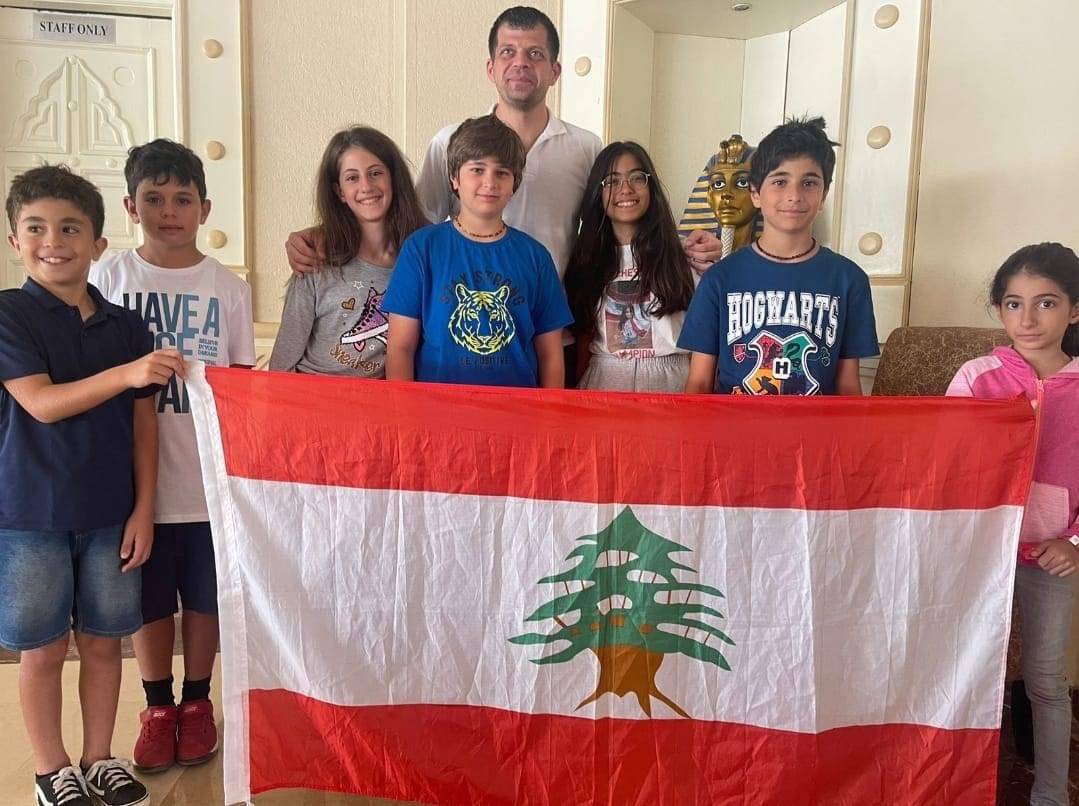 منتخب لبنان في الشطرنج
إلى بطولة العالم للناشئين في شرم الشيخ