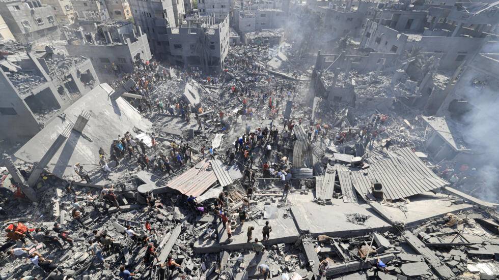 "لا نقوم بالتغطية السليمة"... "التايمز": صحفيو الـ"بي بي سي" يتهمونها بـ"الانحياز" لـ"إسرائيل" في حرب غزة