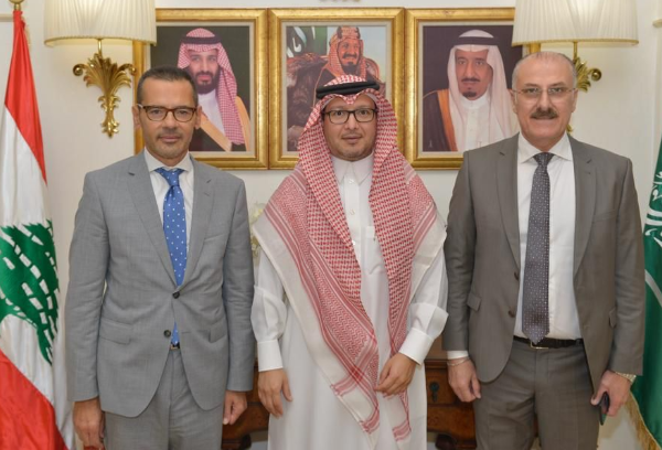 عبدالله وعلامة زارا سفارتيِ الكويت
والسعوديّة وبحثا في حاجات لبنان الصحيّة