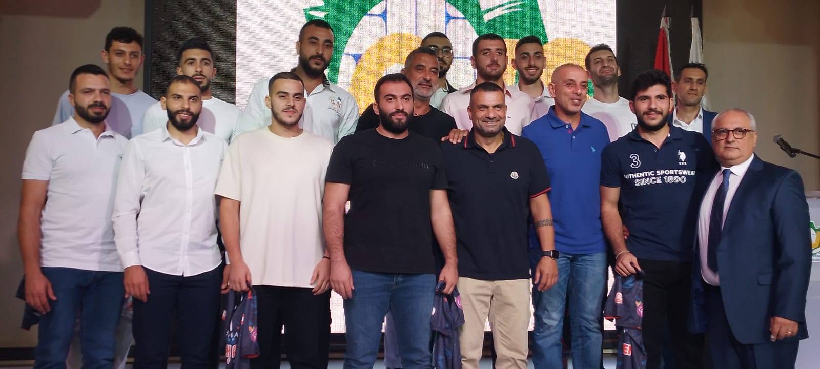 نادي الشباب الرياضي البترون احتفل
بإطلاق فريقه في الكرة الطائرة للرجال
