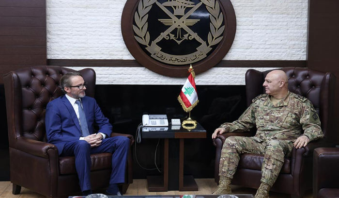 قائد الجيش استقبل
سفير بولندا وشمعون