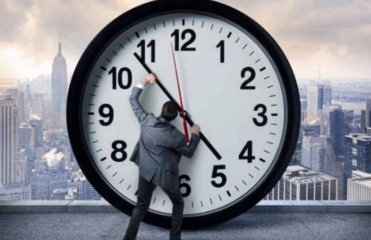 تذكير بوجوب تأخير
الساعة ساعة واحدة
