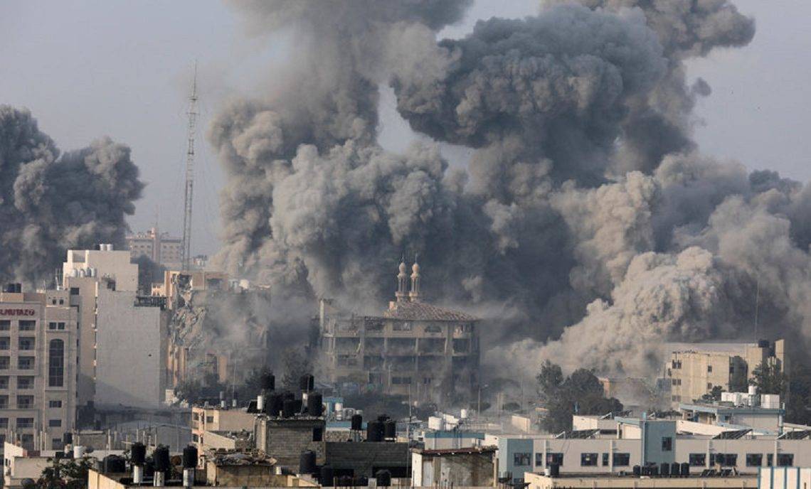 بعد الهجوم الأعنف.. الهلال الأحمر الفلسطيني يكشف تفاصيل الوضع الصحي والانساني في غزة
