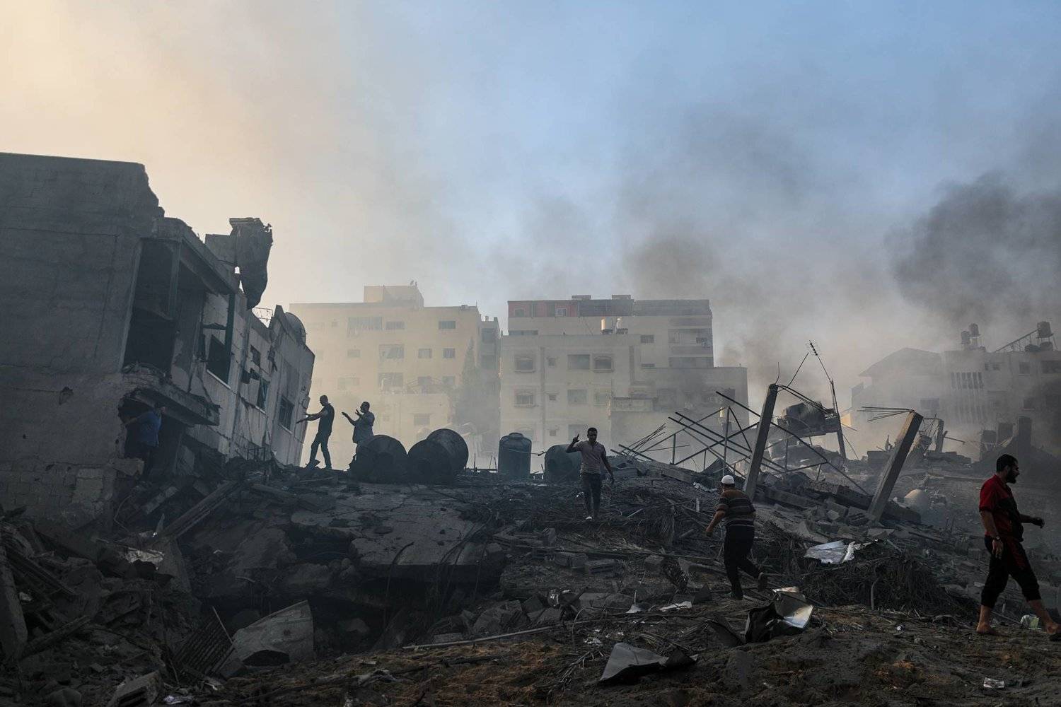 الصحة العالمية:  تقديرات بتواجد 1000 جثة مجهولة تحت أنقاض غزة