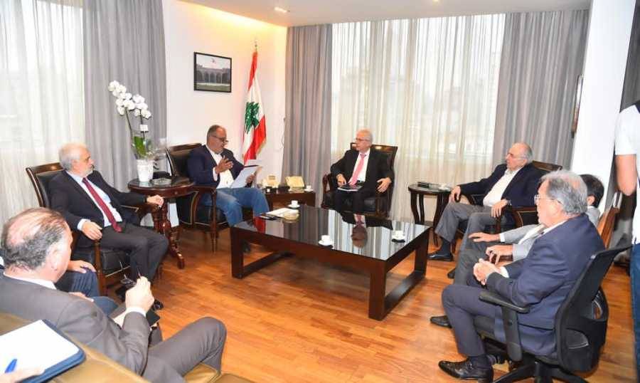 بوشكيان بحث خطة طوارئ تؤمن استمرارية عمل المصانع