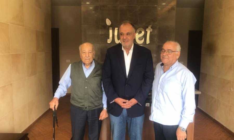 بوشكيان: التزام الصناعيين باجراءات

الوزارة يحدّ من خسائرهم