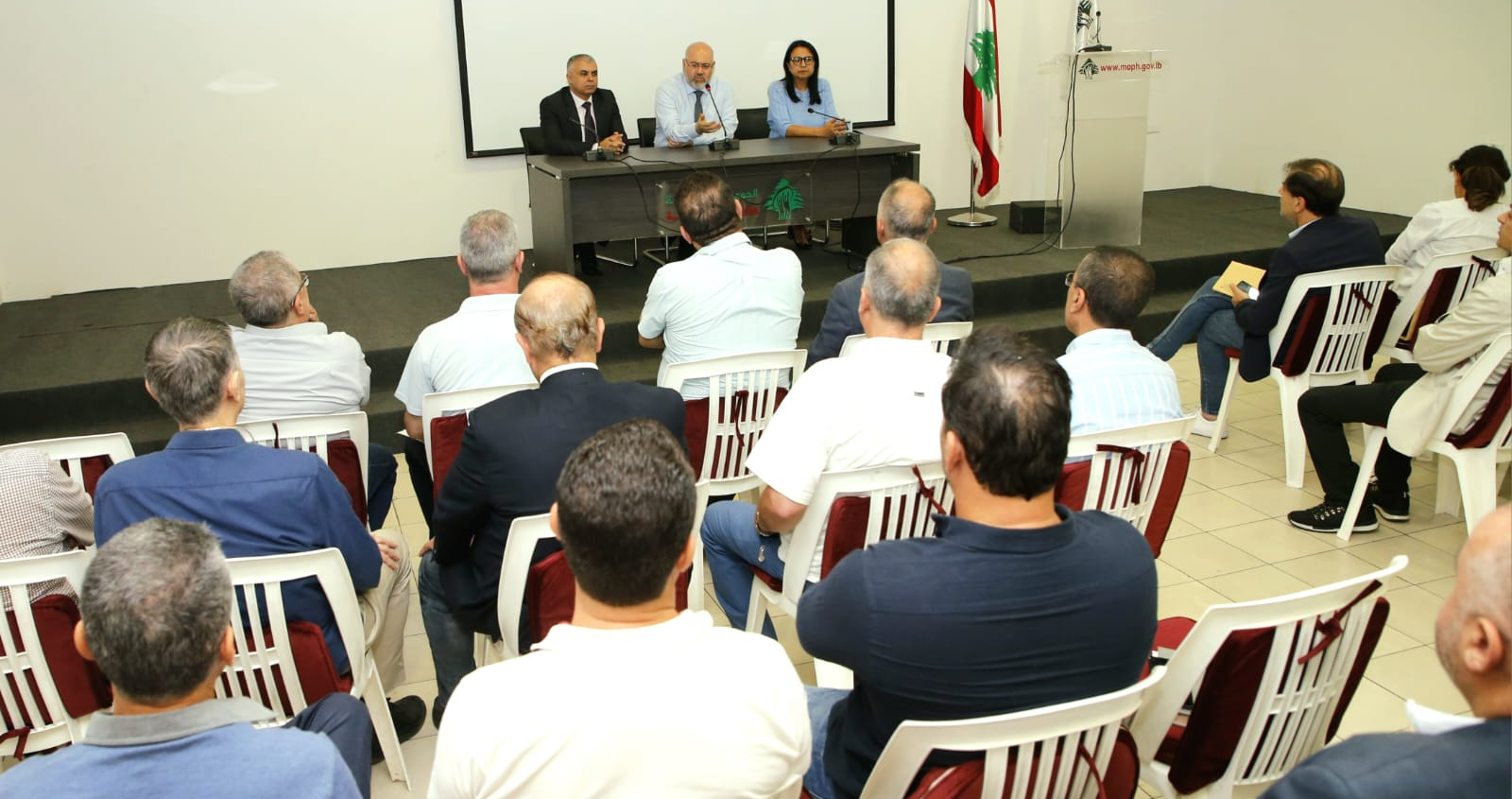 الأبيض التقى أطباء الأقضية... واتفاق
على آليّة تواصل لضمان فعاليّة التنسيق