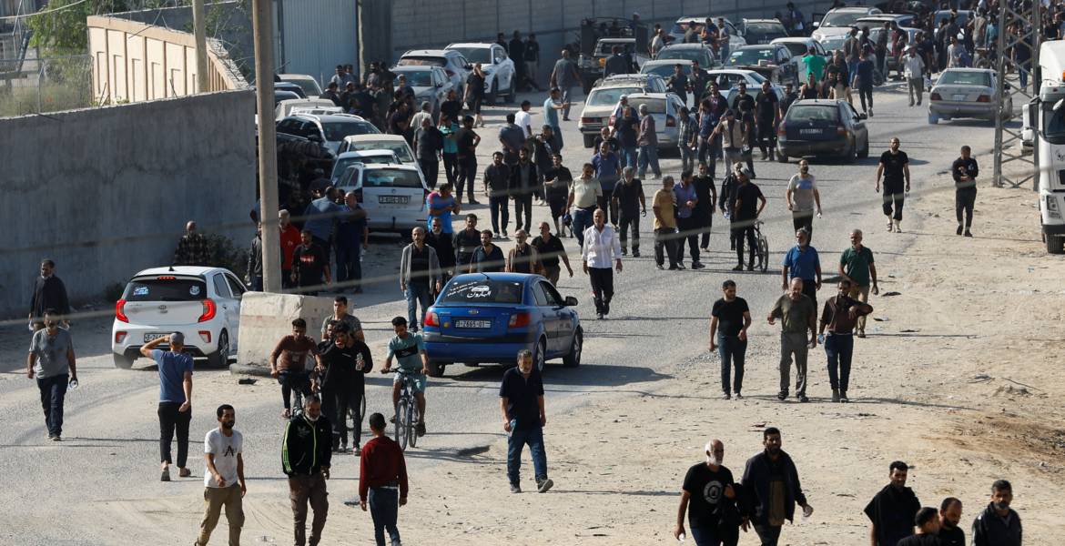 إسرائيل تفرج عن عمال فلسطينيين من قطاع غزة