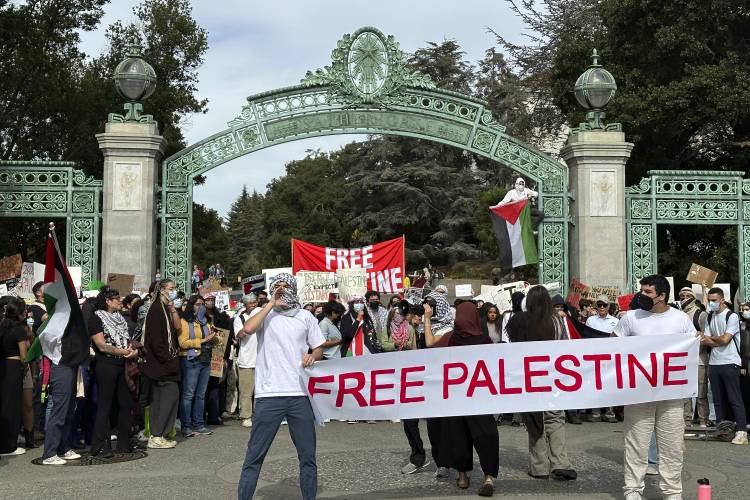 قسم مؤيد لفلسطين وآخر لـ"اسرائيل"... حرب غزة تخلق خلافات بين طلاب "بيركلي" الأميركية