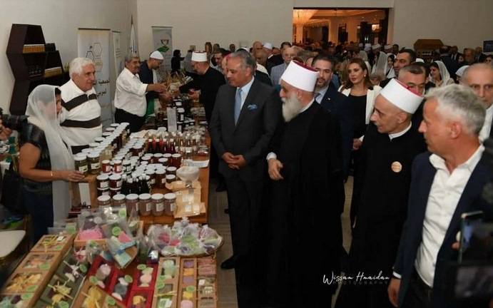 رعى افتتاح معرض بيروت للمنتجات الريفيّة
أبي المنى: توفير المزيد من فرص العمل
في الجبل وزيادة المساحات الخضراء