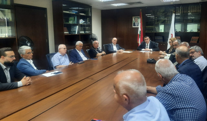 وفد "تجمّع الهيئات الأهليّة" ناقش مع الحجار
مُلاحظاته على خطة الحكومة وتكامل الأدوار