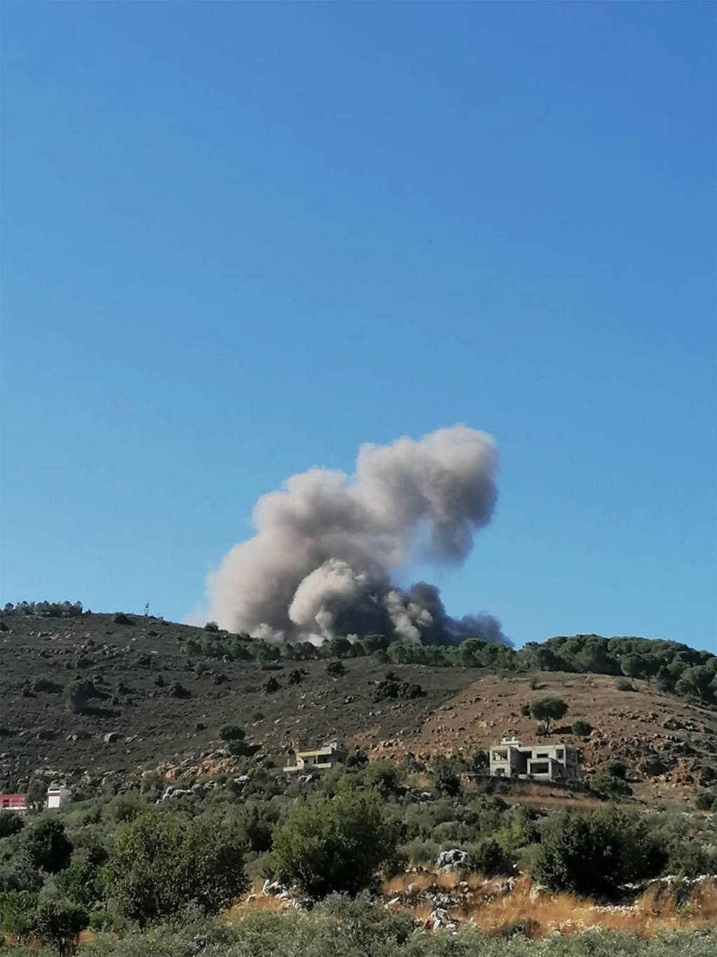 جبهة الجنوب تلتهب غداة خطاب نصرالله... وحزب الله يدخل "البركان" الى المعركة
فشل اجتماع عمان وبلينكن يتبنى الموقف الاسرائيلي ويرفض وقف النار
تحرك وقائي لميقاتي لمنع توسع الحرب... وقلق اميركي من المواجهات على الحدود
