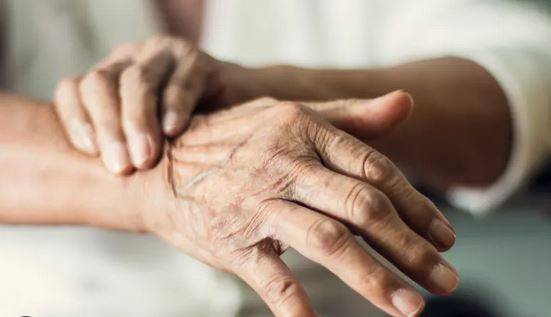 بحث جديد يسلّط الضوء على عامل خطر محتمل لمرض ال "باركنسون"