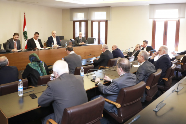 لجنة الصحة ناقشت مع حجار خطة الطوارىء
الصحية وآلية تأمين الاعتمادات المالية لتنفيذها