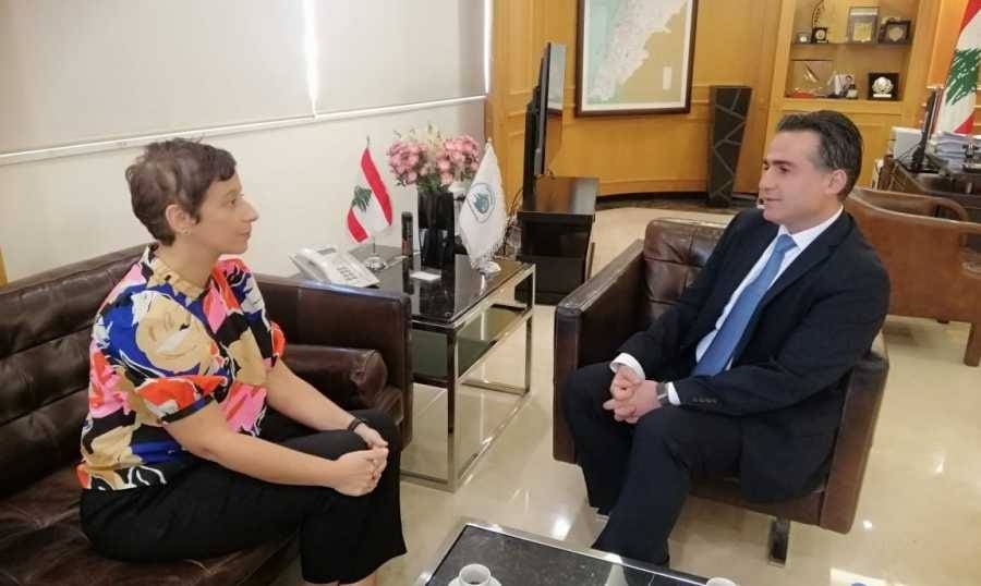 حمية عرض العلاقات مع سفيرة قبرص