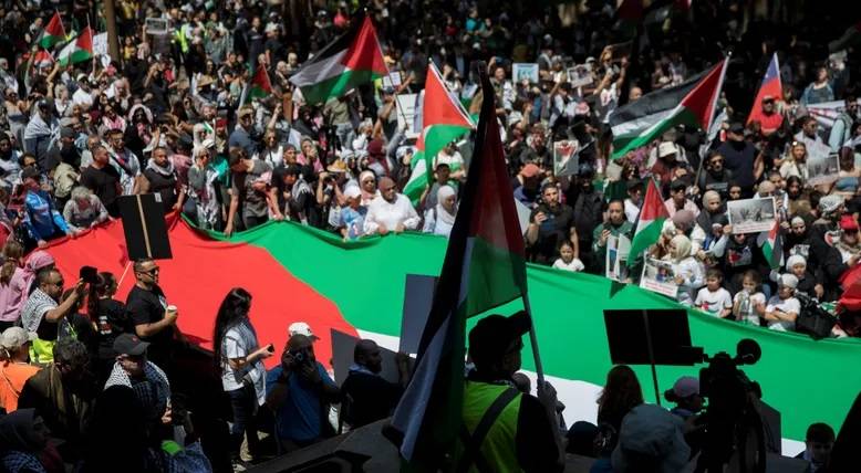 "الحرية لفلسطين"... "حزب الخصر" الأسترالي يدين دعم الحكومة لـ"إسرائيل"