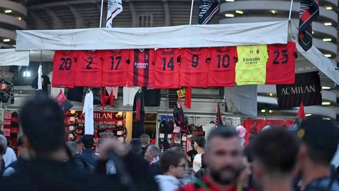 بعد حادثة مشجع نيوكاسل في ميلان...  مشجع فرنسي يتعرّض للطعن في العاصمة اللومباردية