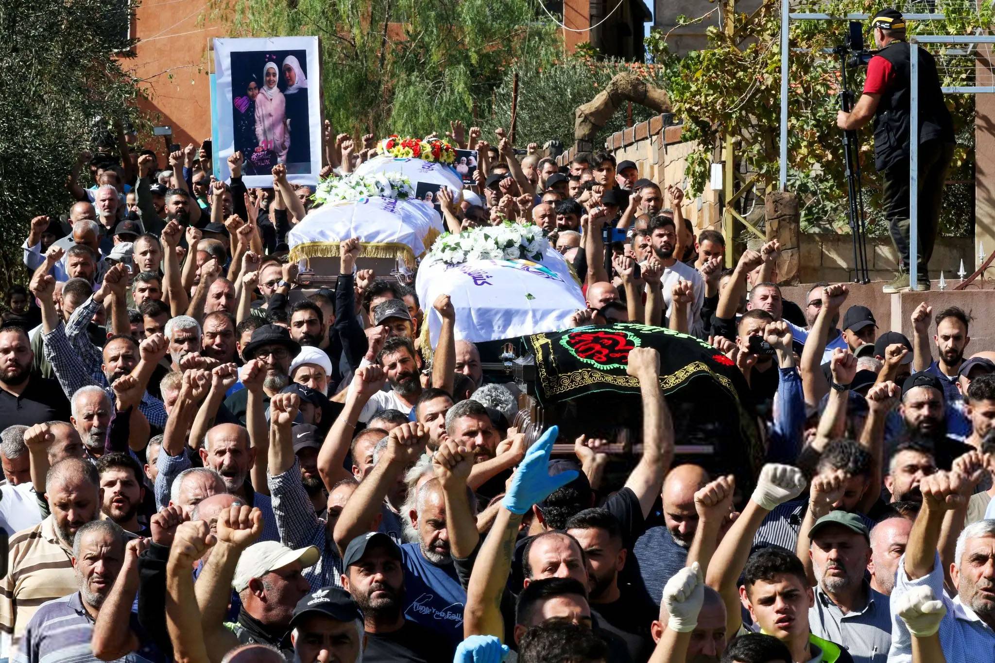هوكشتاين فجأة في بيروت حاملاً رسالتين: لا للتصعيد جنوبا... ونعم لتنفيذ الـ 1701
توسّع العمليات العسكرية خارج قواعد الإشتباك الحدودي... والمقاومة تتوّعد بردّ قاس
بكركي مستاءة من الإنقسام المسيحي حول التمديد لقائد الجيش...الفراغ الثالث ممنوع!