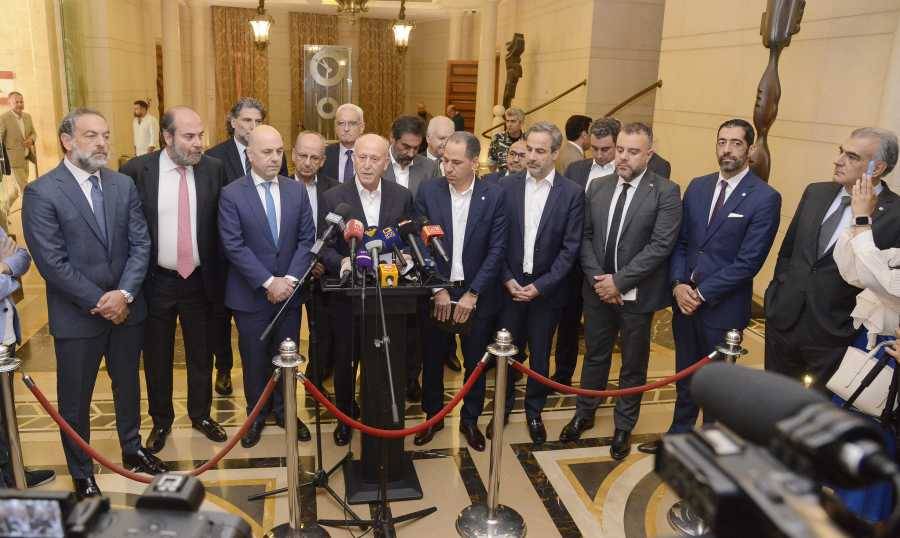 نواب المعارضة في نداء للقمّة العربيّة:
نطلب مساعدة لبنان على التصدي الى جرّه للحرب