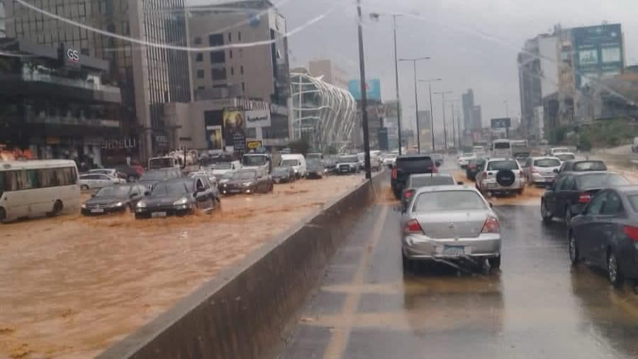 طقس الغد... أمطار غزيرة وتحذير من السيول
